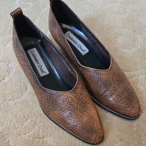 Coldwater Creek Embossed Brown Flats
